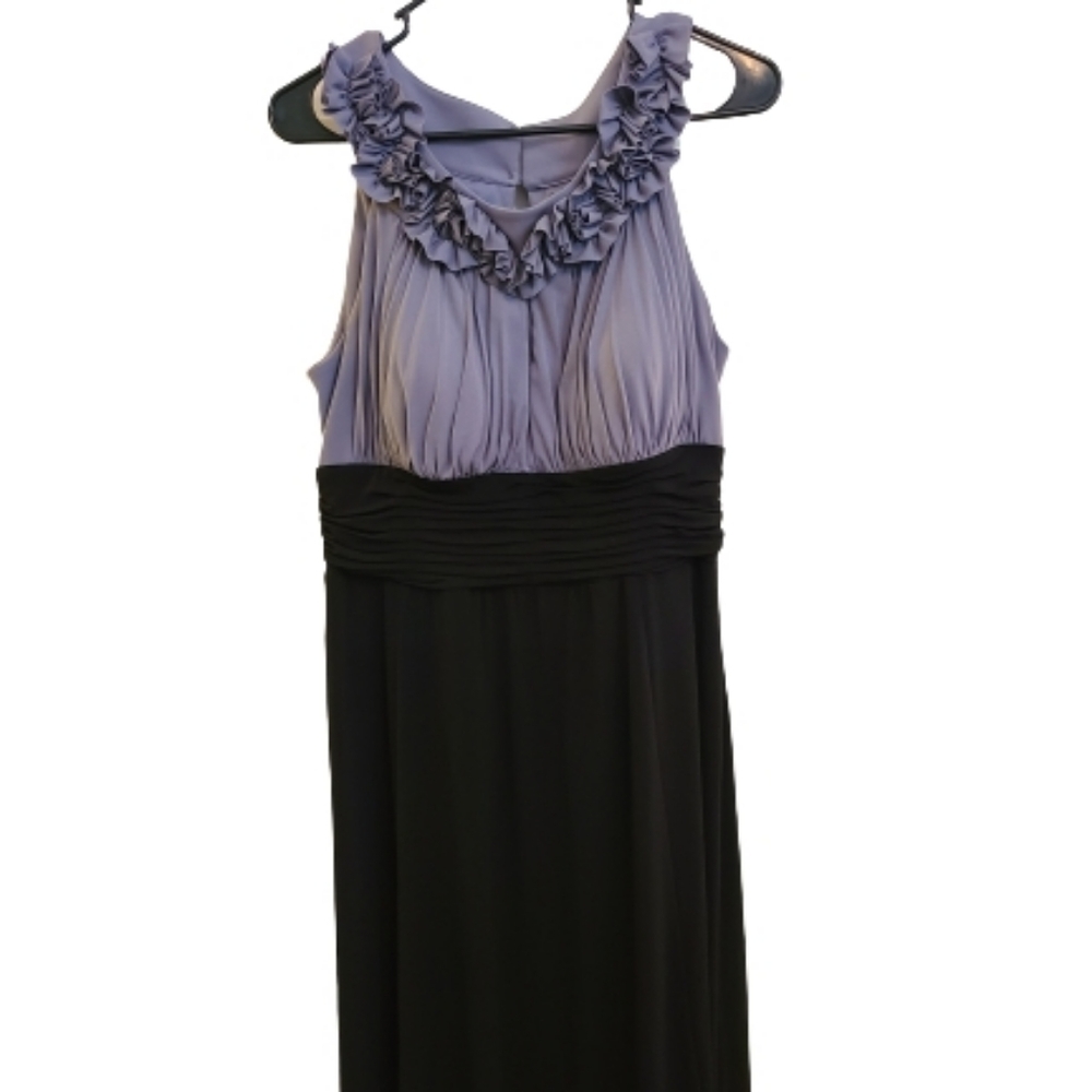 Dressbarn Collection Womans Sleeveless dress